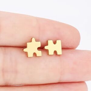 NEW Dainty Puzzle Pieces stud Earrings Gold color - Boutique